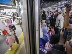 KRL Menjadi Andalan Jutaan Warga selama Musim Libur Lebaran